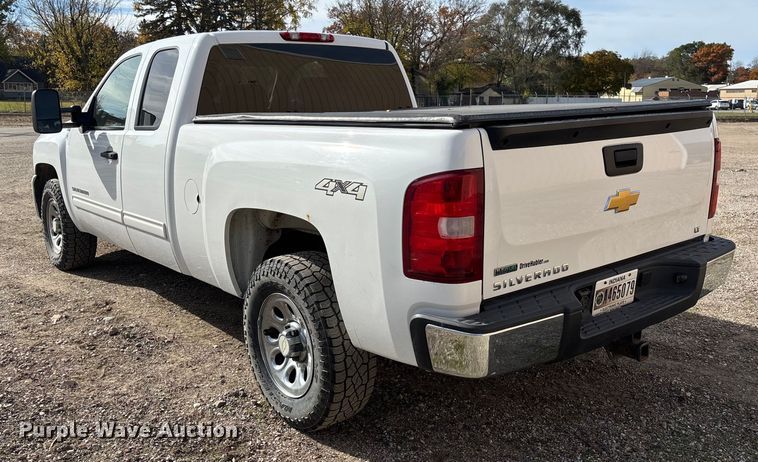 image for item EV3254 2011 Chevrolet Silverado 1500 LT Ext. Cab pickup truck