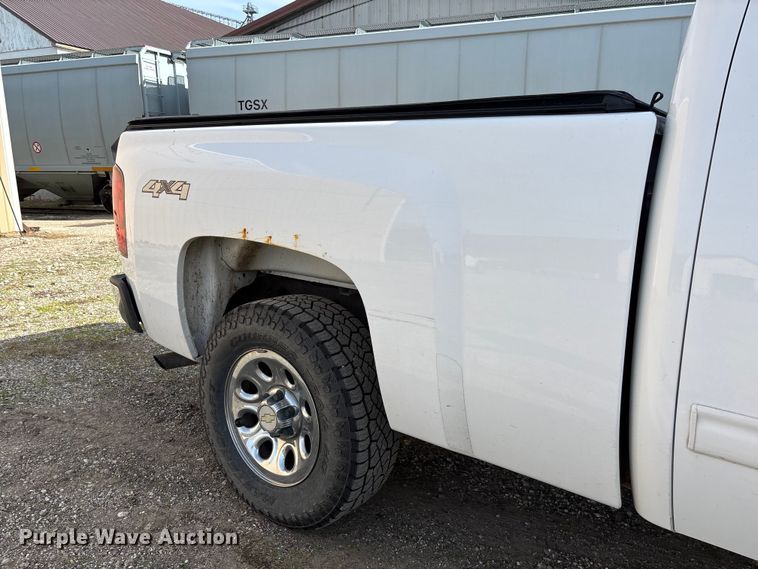 image for item EV3254 2011 Chevrolet Silverado 1500 LT Ext. Cab pickup truck