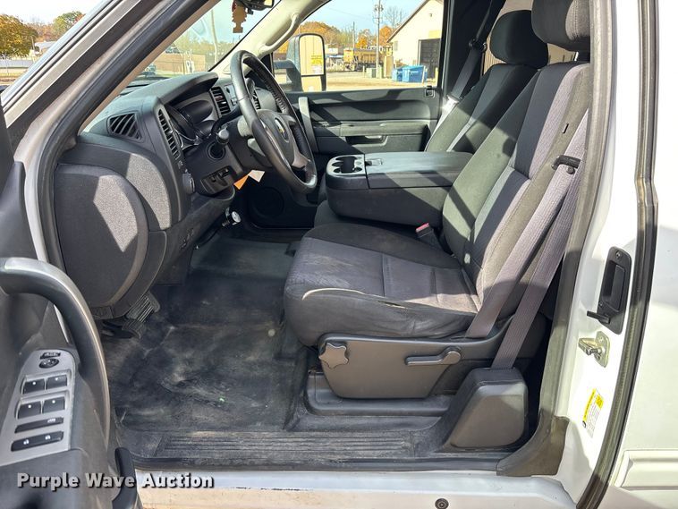 image for item EV3254 2011 Chevrolet Silverado 1500 LT Ext. Cab pickup truck