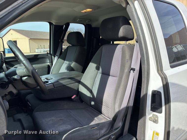 image for item EV3254 2011 Chevrolet Silverado 1500 LT Ext. Cab pickup truck