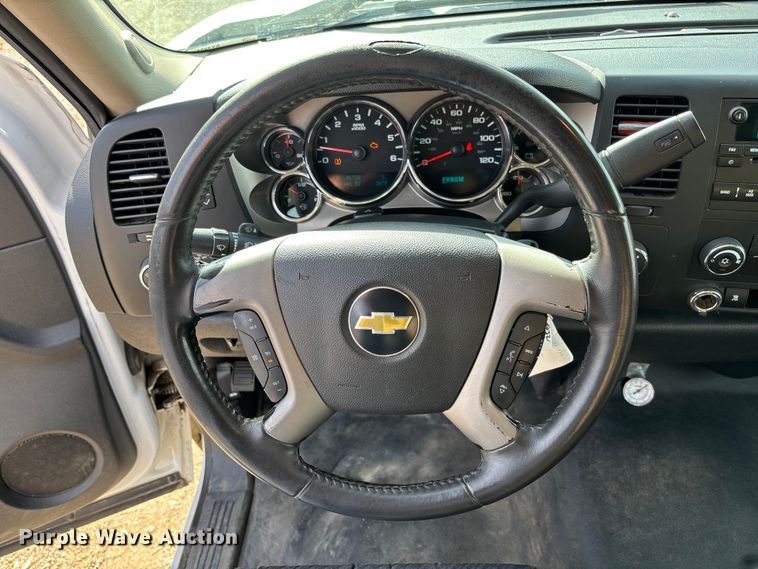 image for item EV3254 2011 Chevrolet Silverado 1500 LT Ext. Cab pickup truck