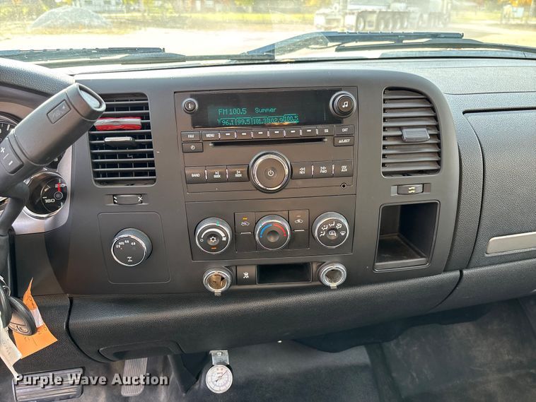 image for item EV3254 2011 Chevrolet Silverado 1500 LT Ext. Cab pickup truck