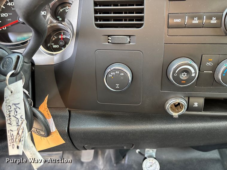 image for item EV3254 2011 Chevrolet Silverado 1500 LT Ext. Cab pickup truck