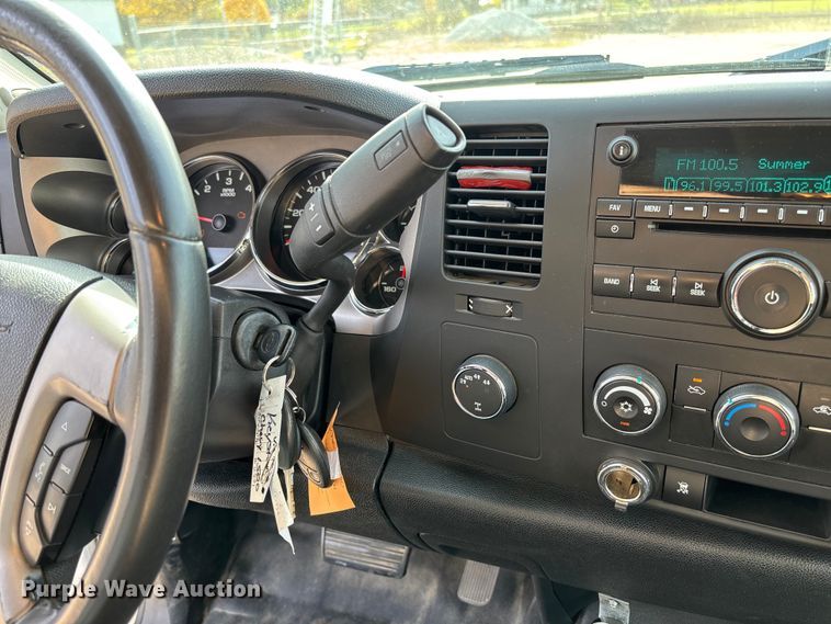 image for item EV3254 2011 Chevrolet Silverado 1500 LT Ext. Cab pickup truck