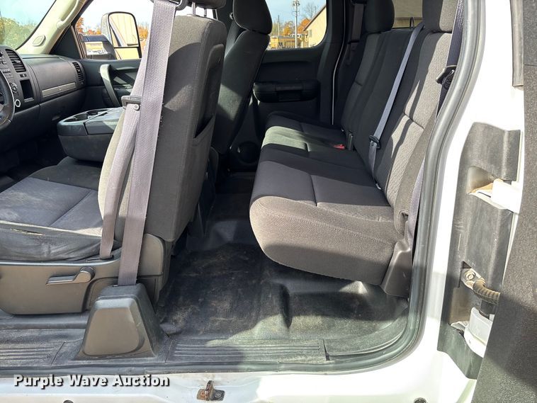 image for item EV3254 2011 Chevrolet Silverado 1500 LT Ext. Cab pickup truck