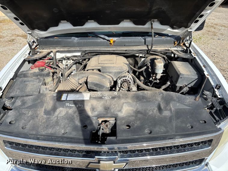 image for item EV3254 2011 Chevrolet Silverado 1500 LT Ext. Cab pickup truck