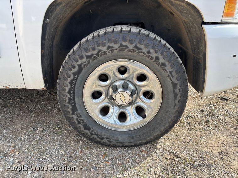 image for item EV3254 2011 Chevrolet Silverado 1500 LT Ext. Cab pickup truck