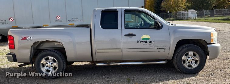 image for item EV3255 2009 Chevrolet Silverado 1500 Ext. Cab pickup truck