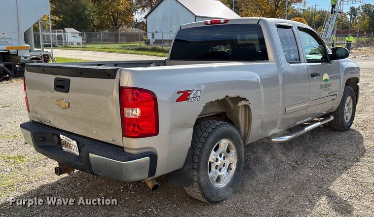 image for item EV3255 2009 Chevrolet Silverado 1500 Ext. Cab pickup truck