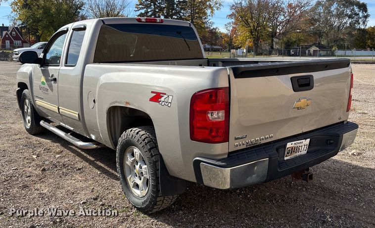 image for item EV3255 2009 Chevrolet Silverado 1500 Ext. Cab pickup truck