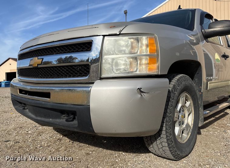 image for item EV3255 2009 Chevrolet Silverado 1500 Ext. Cab pickup truck