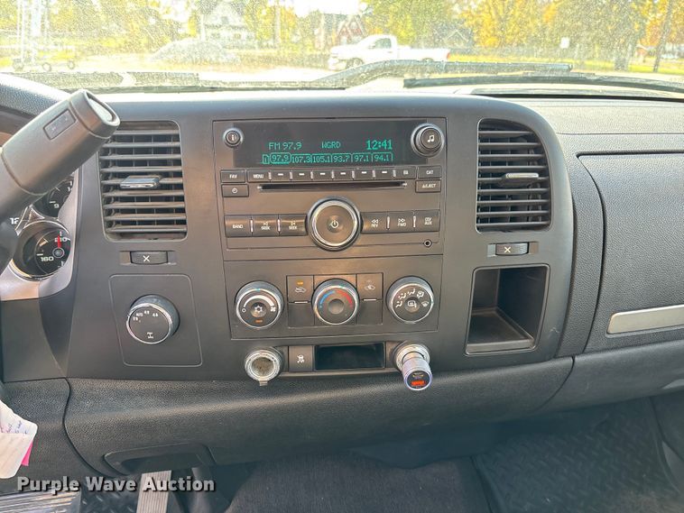 image for item EV3255 2009 Chevrolet Silverado 1500 Ext. Cab pickup truck