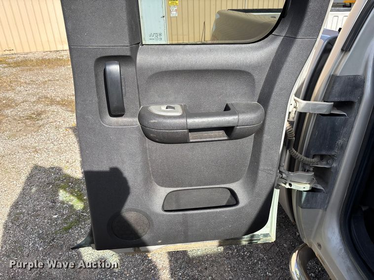 image for item EV3255 2009 Chevrolet Silverado 1500 Ext. Cab pickup truck