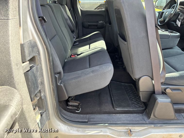 image for item EV3255 2009 Chevrolet Silverado 1500 Ext. Cab pickup truck
