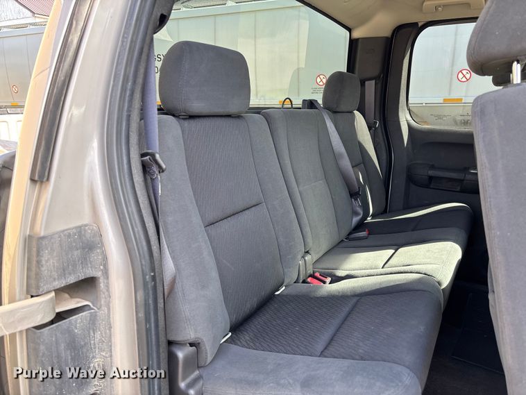 image for item EV3255 2009 Chevrolet Silverado 1500 Ext. Cab pickup truck