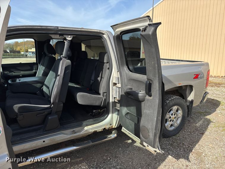 image for item EV3255 2009 Chevrolet Silverado 1500 Ext. Cab pickup truck