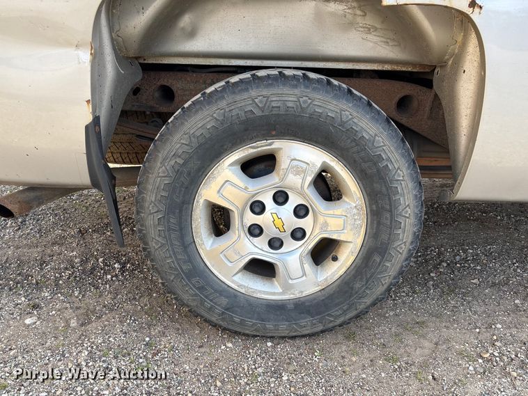 image for item EV3255 2009 Chevrolet Silverado 1500 Ext. Cab pickup truck