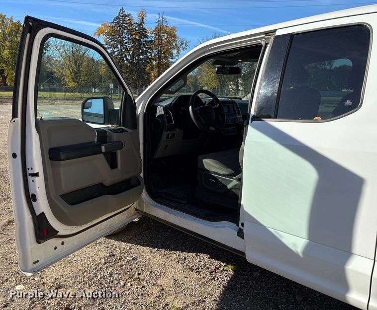 image for item EV3256 2016 Ford F150 SuperCab pickup truck