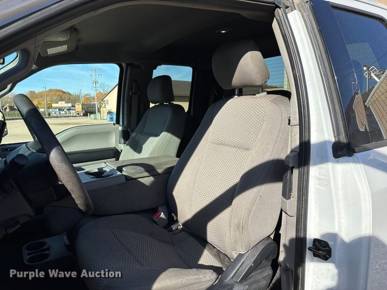 image for item EV3256 2016 Ford F150 SuperCab pickup truck