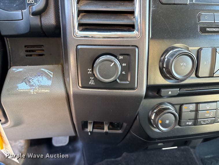 image for item EV3256 2016 Ford F150 SuperCab pickup truck