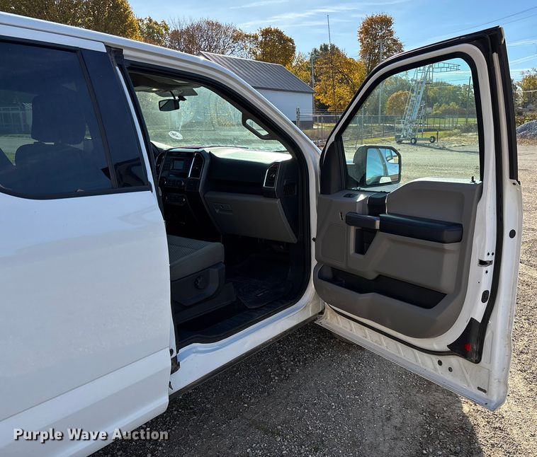 image for item EV3256 2016 Ford F150 SuperCab pickup truck