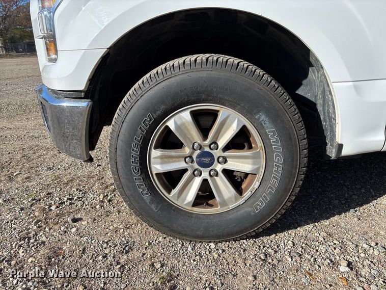 image for item EV3256 2016 Ford F150 SuperCab pickup truck