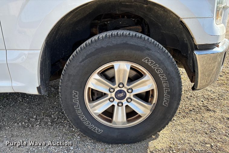 image for item EV3256 2016 Ford F150 SuperCab pickup truck