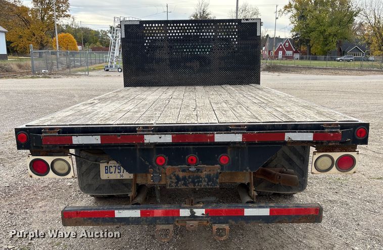 image for item EV3257 2015 Ford F550 flatbed truck