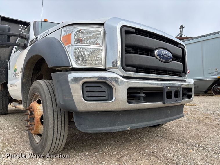 image for item EV3257 2015 Ford F550 flatbed truck