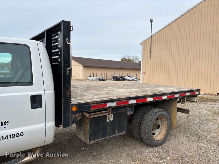 image for item EV3257 2015 Ford F550 flatbed truck