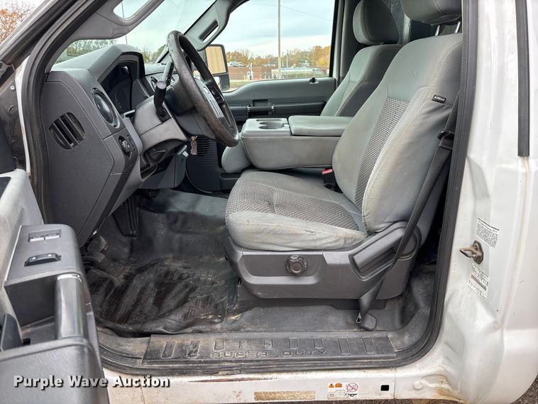 image for item EV3257 2015 Ford F550 flatbed truck