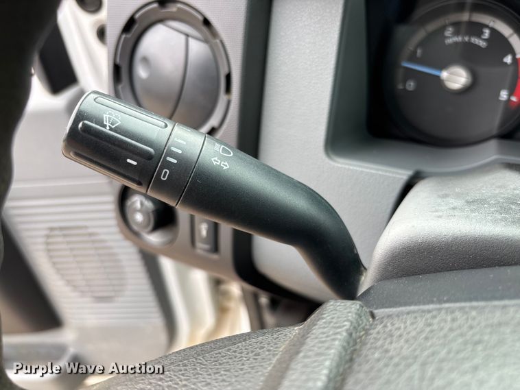 image for item EV3257 2015 Ford F550 flatbed truck