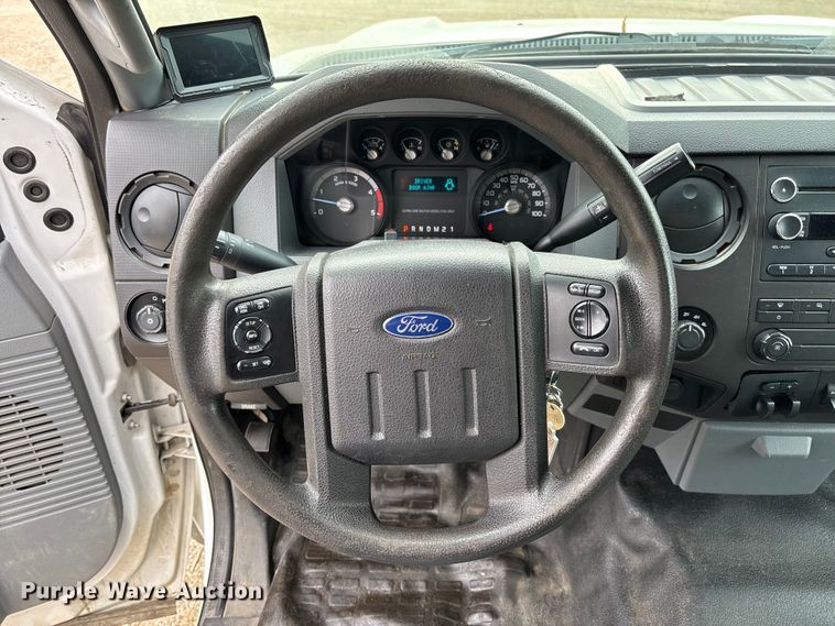 image for item EV3257 2015 Ford F550 flatbed truck