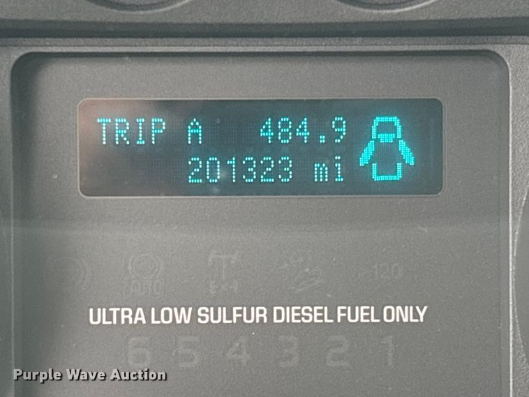 image for item EV3257 2015 Ford F550 flatbed truck