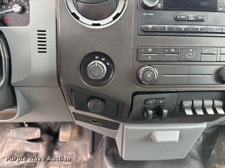 image for item EV3257 2015 Ford F550 flatbed truck