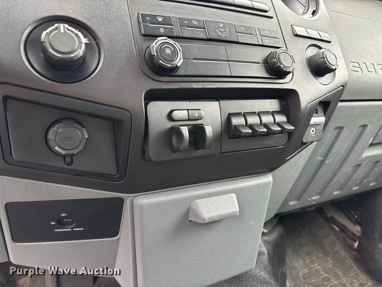 image for item EV3257 2015 Ford F550 flatbed truck