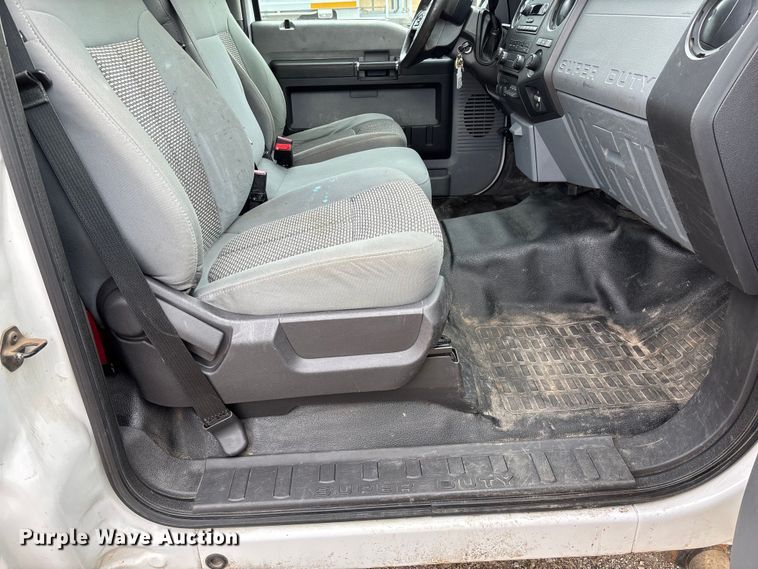 image for item EV3257 2015 Ford F550 flatbed truck