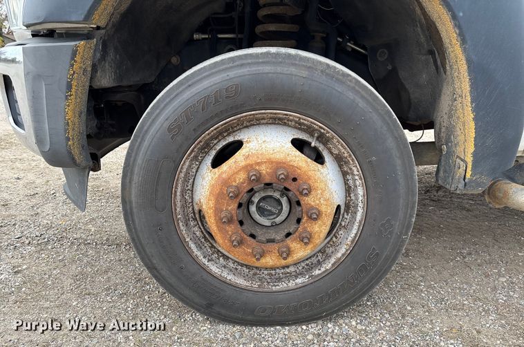 image for item EV3257 2015 Ford F550 flatbed truck