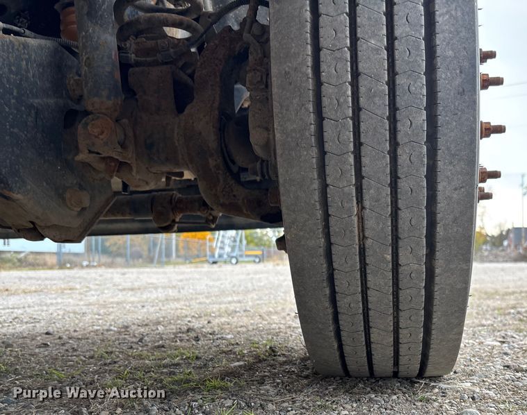 image for item EV3257 2015 Ford F550 flatbed truck