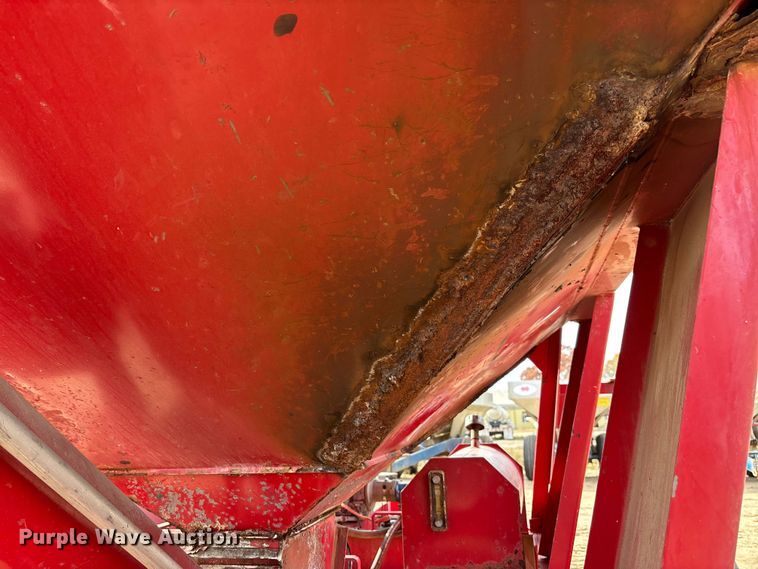 image for item EV3259 Chandler fertilizer tender
