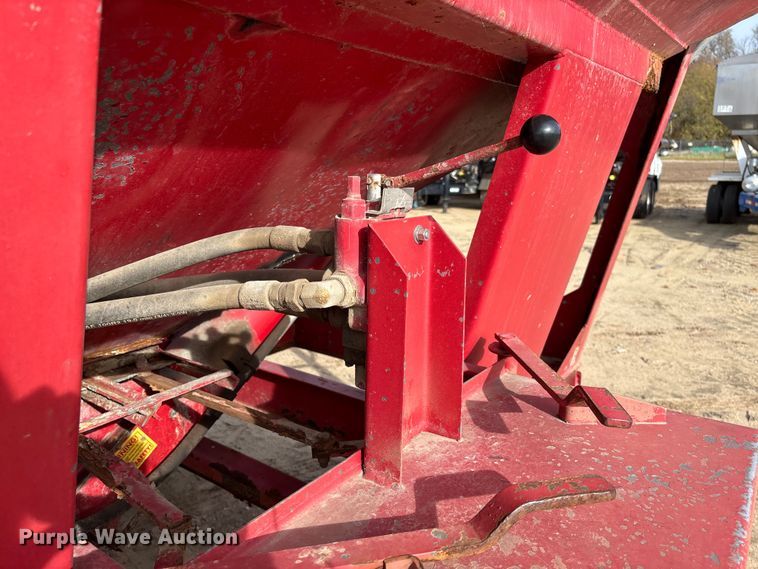 image for item EV3259 Chandler fertilizer tender