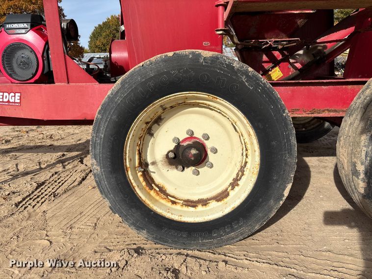 image for item EV3259 Chandler fertilizer tender