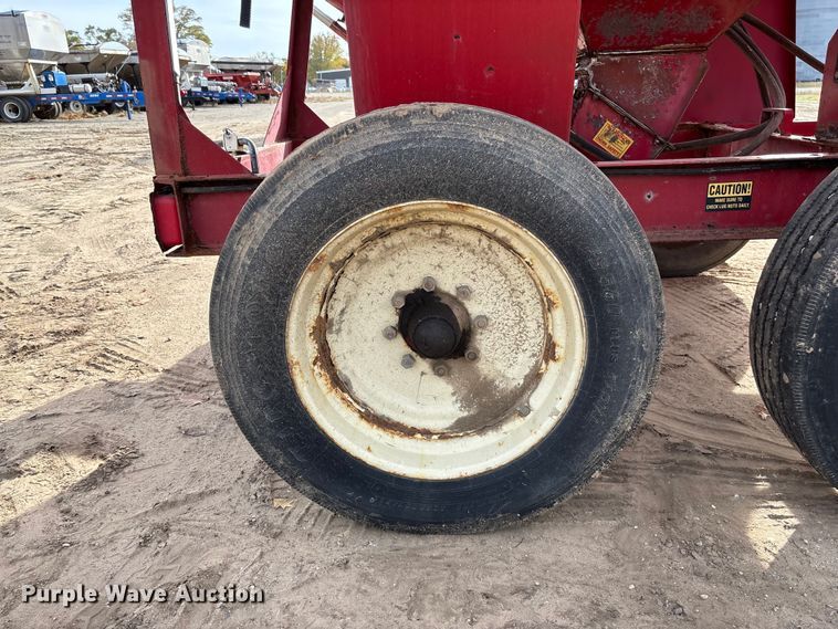 image for item EV3259 Chandler fertilizer tender