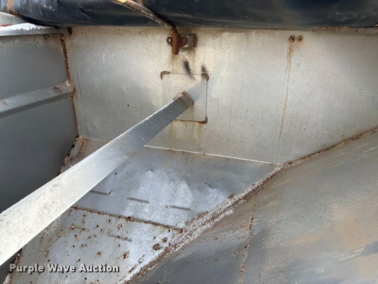 image for item EV3260 Chandler fertilizer tender