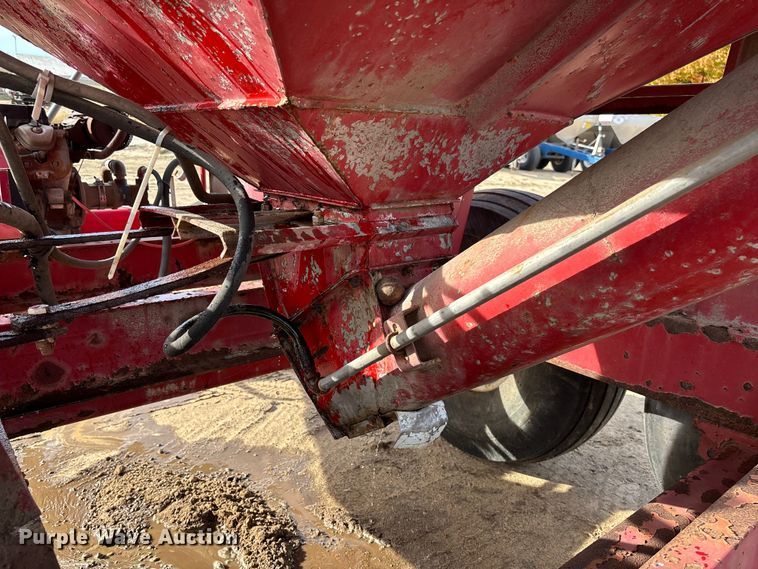 image for item EV3260 Chandler fertilizer tender