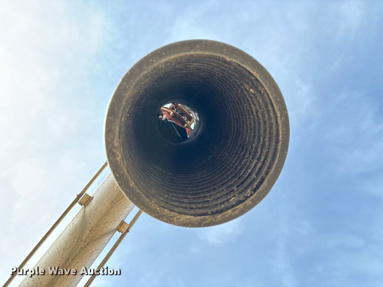 image for item EV3260 Chandler fertilizer tender