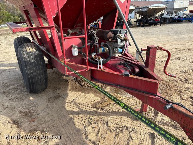 image for item EV3260 Chandler fertilizer tender