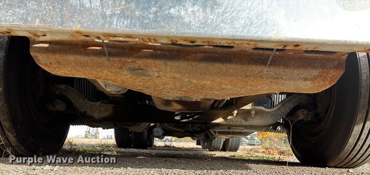 image for item EV3261 2012 Volvo VN semi truck