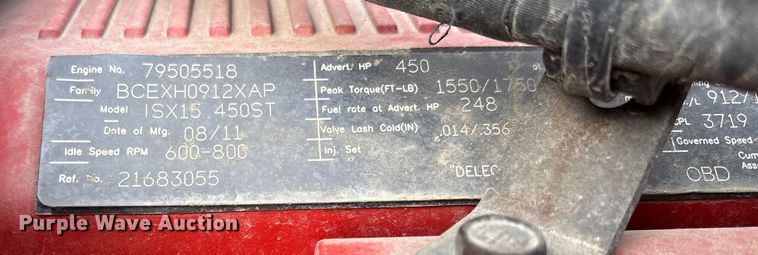 image for item EV3261 2012 Volvo VN semi truck