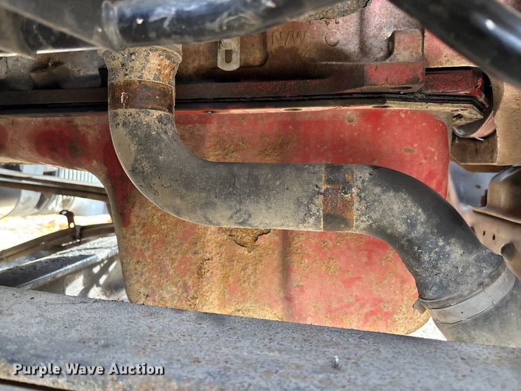 image for item EV3261 2012 Volvo VN semi truck